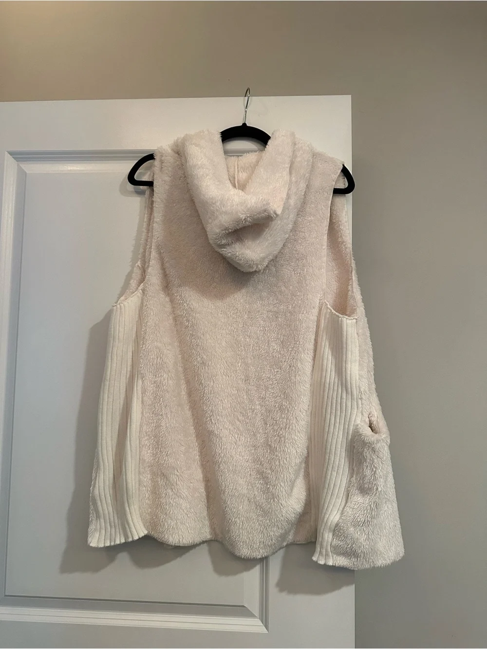 Love Tree Large Faux Fur Cream Hooded Vest